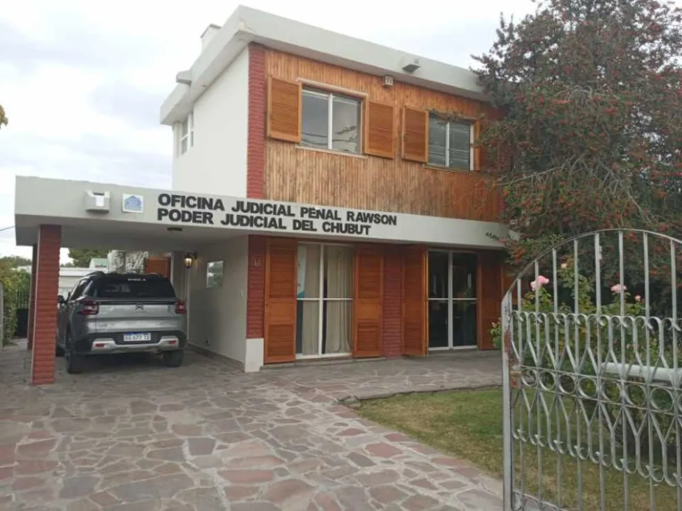 La jueza Eve Ponce avaló el acuerdo entre el jubilado y la mujer acusada de estafarlo durante tres años.          