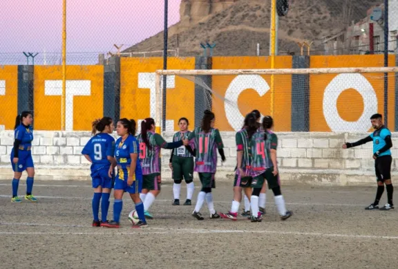 Polémica por actitudes de una jugadora transgénero