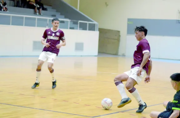 Tres partidos abren una nueva jornada