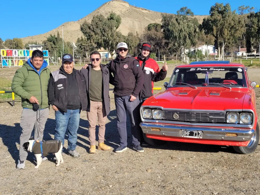 Exhibición de autos clásicos y actividades recreativas en el Parque de la Ciudad para celebrar el Día de las Infancias y apoyar al comedor Arroz con Leche.