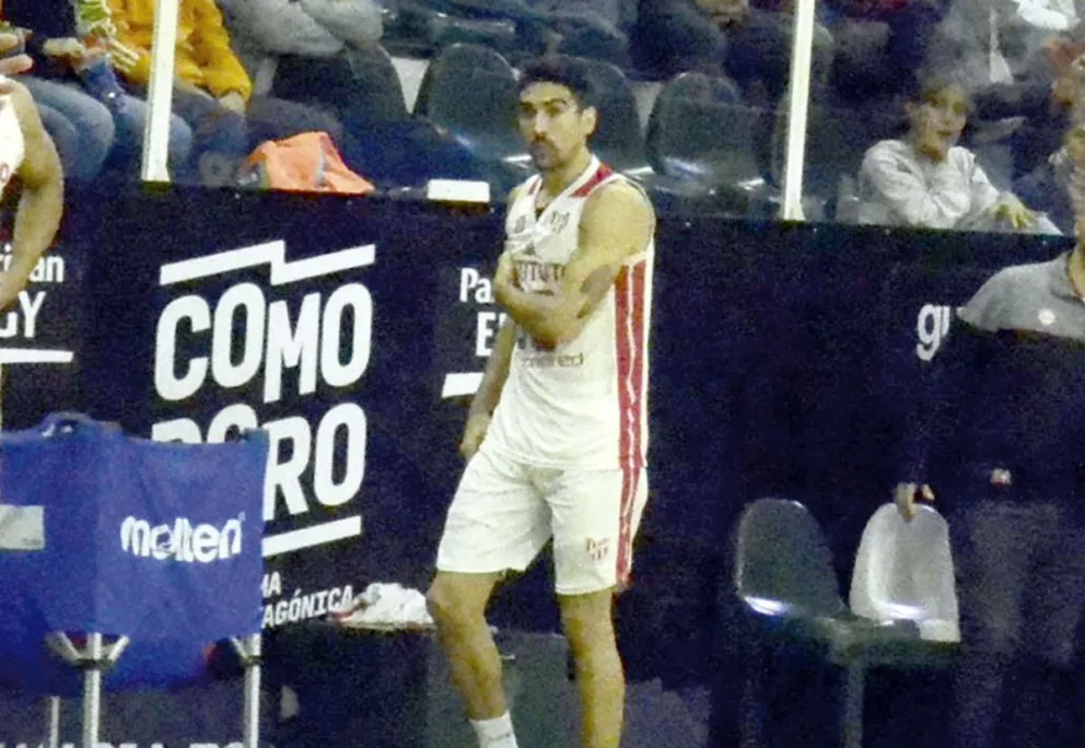 Mauro Cosolito brilló en Quimsa e Instituto.