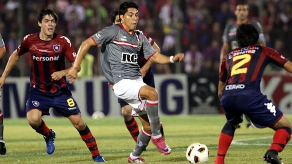 Estudiantes vs. Cerro Porteño, en 2011