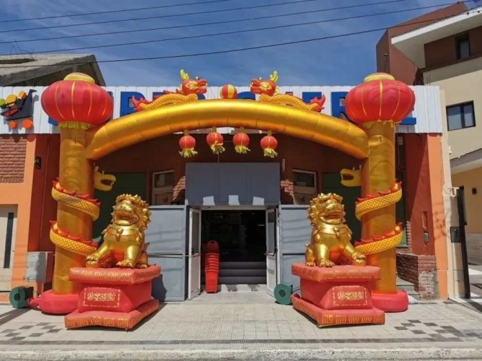 Trabajadores del CEC reclaman que los supermercados chinos respeten los derechos laborales y ofrezcan igualdad de condiciones a todo el personal.