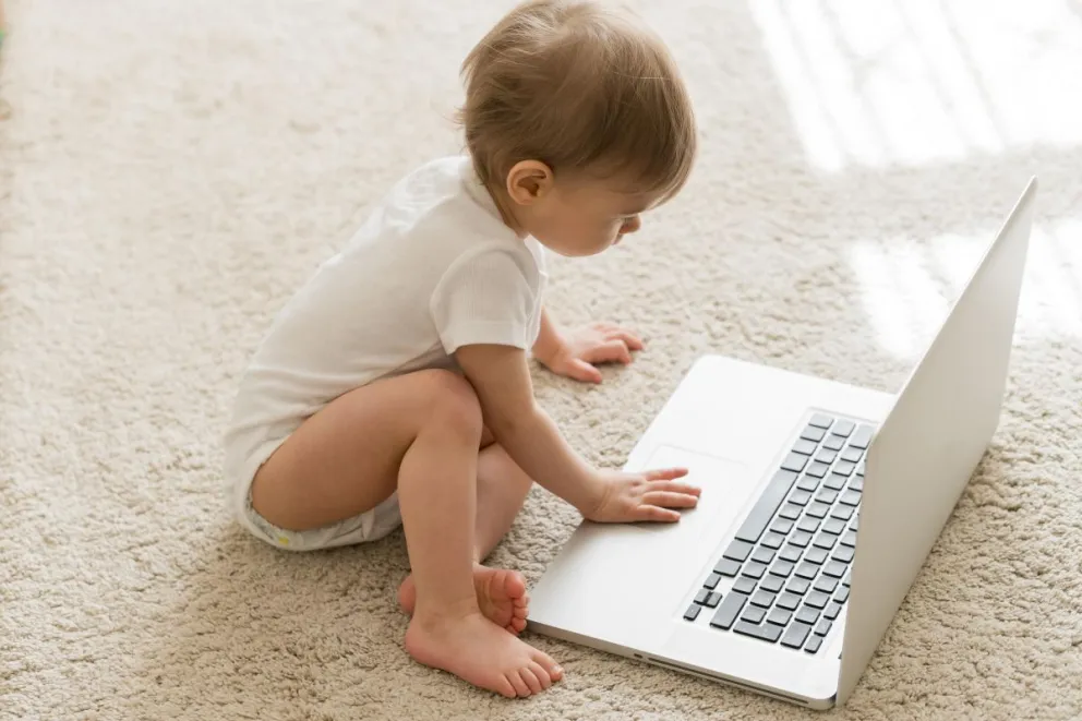 Polémica en Colombia por una bebé llamada “Chat Yipiti” en honor a la inteligencia artificial