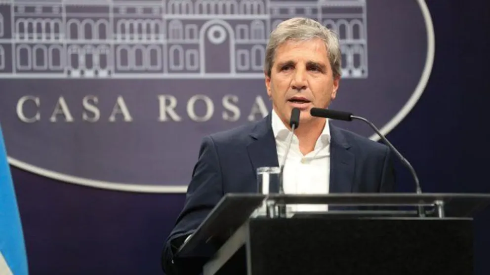 Tres funcionarios del ministerio de Economía de Luis Caputo dejaron el Gobierno.
