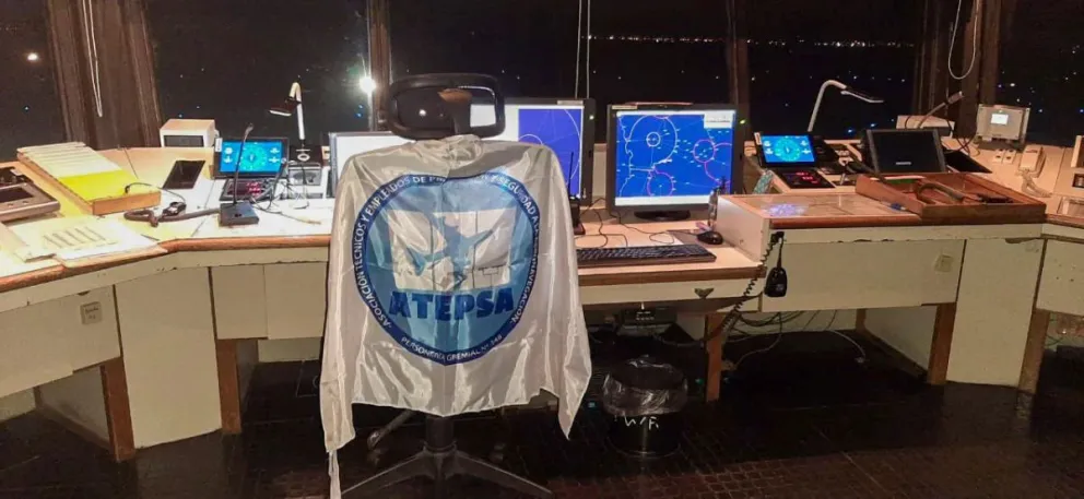 Los controladores aéreos nucleados en la Asociación Técnicos y Empleados de Protección y Seguridad a la Aeronavegación (ATEPSA) inician un cronograma de medidas de fuerza. 