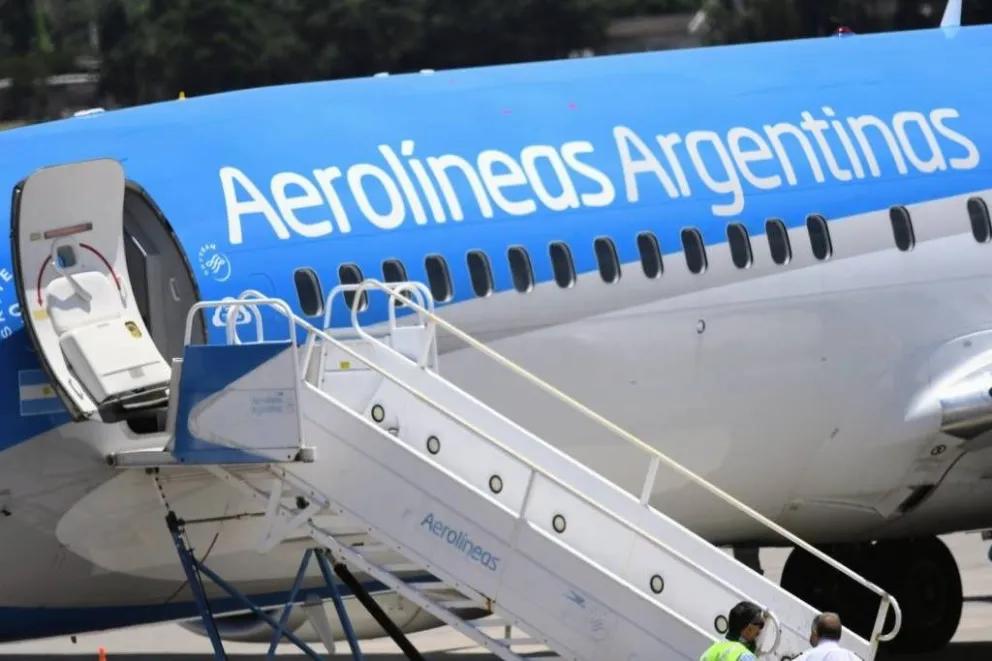 Caos en los aeropuertos por la segunda jornada de paro de controladores aéreos.