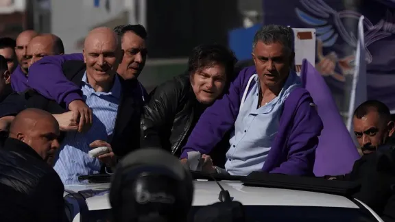 El Gobierno denunció penalmente el ataque a la caravana de Milei en el acto de campaña