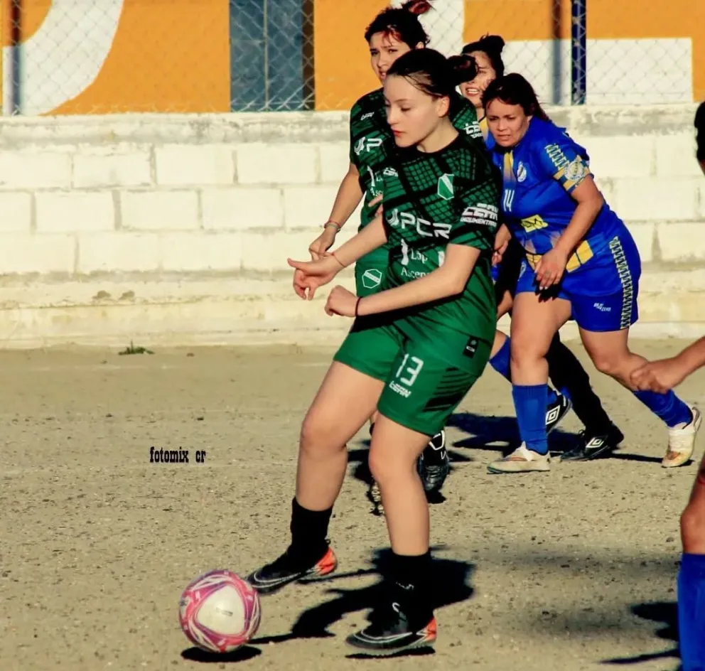 A las chicas aún les quedan otros dos partidos pendientes. (Gentileza Fotomixcr)