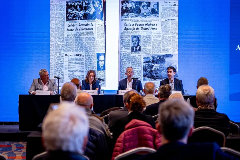 En los salones del Hotel Rayentray de Puerto Madryn se celebra la 63 Asamblea Anual de Adepa.