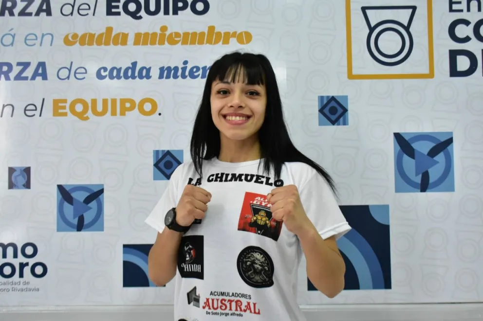 La boxeadora amateur comodorense Aylén Aguirre pelea este viernes 12 de septiembre en el gimnasio municipal Nº 1 con la esquelense Milagros González.