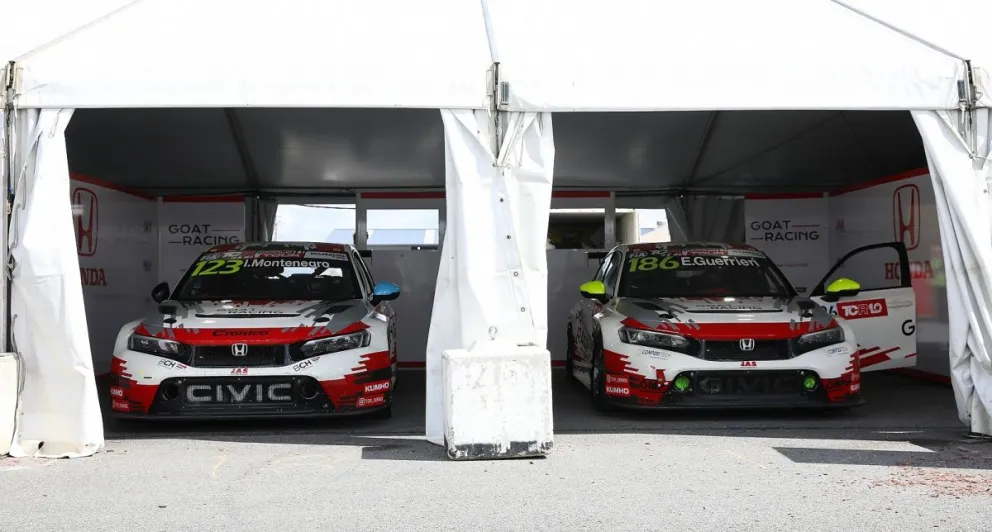 El piloto de Rada Tilly "Nacho" Montenegro está ultimando detalles junto a su equipo para salir a clasificar en Australia. Photo: WSC/Jun Qian Motorsport