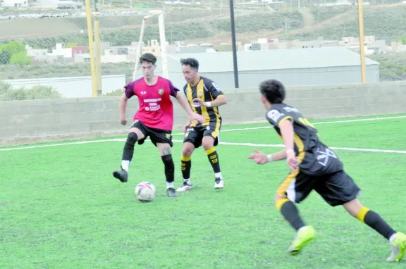Portugués dejó sin invicto a Rada Tilly en el último capítulo Portugués dejó sin invicto a Rada Tilly en el último capítulo