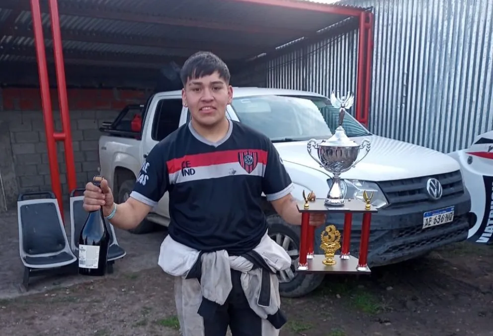 Kevin Morales piloto de la categoría Areneros 1.4 del Club Mara de Comodoro fue uno de los protagonistas en las finales en Sarmiento. (Foto: Jorge Harris - Primera a fondo).