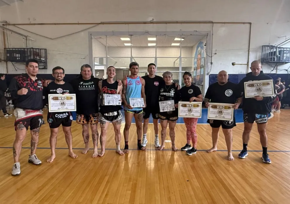 En el gimnasio del Club Jorge Newbery se realizaron exámenes anuales, nacionales y reválidas internacionales de cinturones negros.