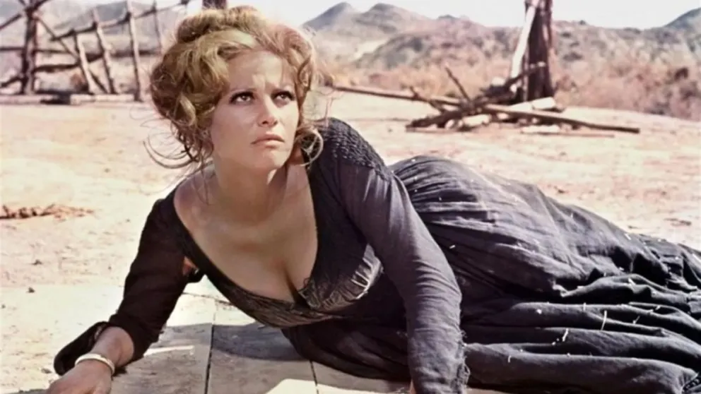 Claudia Cardinale fue una de las grandes figuras del cine italiano de los años 60, reconocida por su versatilidad y por trabajar con directores de la talla de Federico Fellini, Luchino Visconti y Sergio Leone.