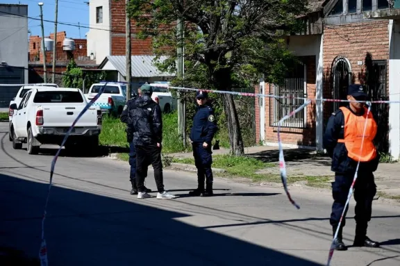 Cuatro detenidos por el brutal triple femicidio con sello narco ...