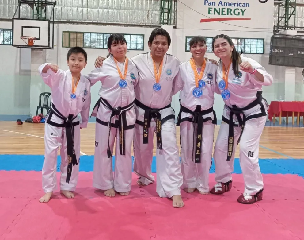 Se disputa la Copa Rodolfo Nacer de taekwondo en Comodoro Rivadavia, en las instalaciones del gimnasio municipal Nº 1 con aproximadamente 200 competidores con escuelas de Chubut y Santa Cruz. 