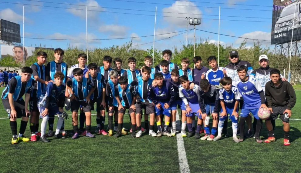 Tres categorías de General Saavedra viajaron a Buenos Aires para jugar partidos de nivelación.