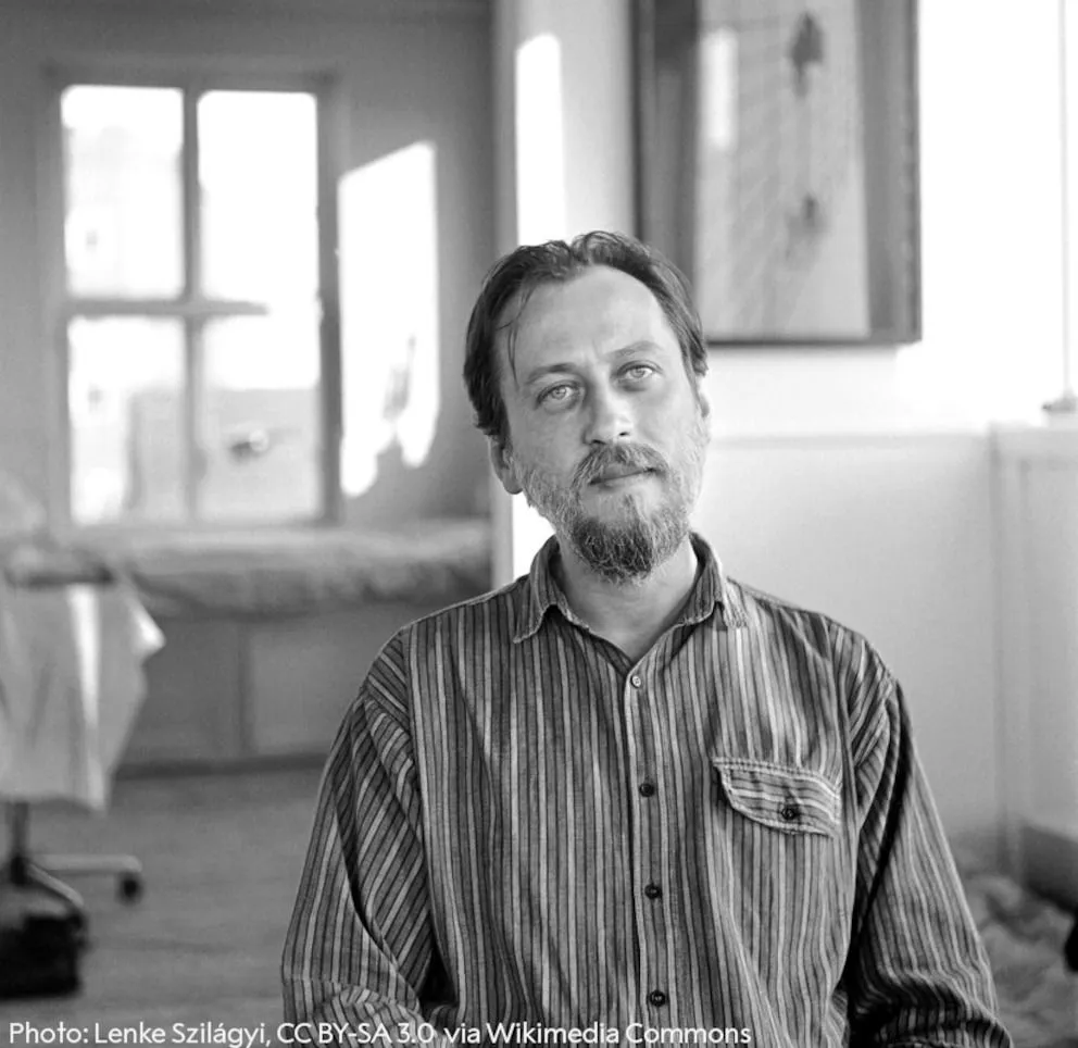 László Krasznahorkai, el escritor húngaro que hizo del apocalipsis una forma de belleza.