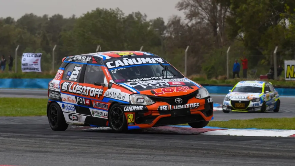 El piloto comodorense Renzo Blotta viene de ganar en Rosario y ahora buscará meterse en el top five este fin de semana del 7 al 9 de noviembre en el Autódromo Ciudad de Río Cuarto.