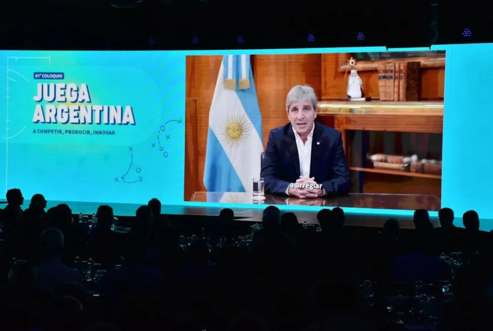 Caputo envío un mensaje grabado a los participantes de Coloquio de IDEA