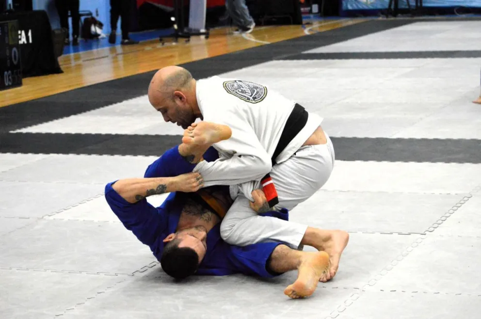 Matías Reynoso (faixa preta 1º grau), en libre de peso en grappling consiguió medalla de bronce, pero en categoría kimono libre de peso, se hizo de la medalla dorada.