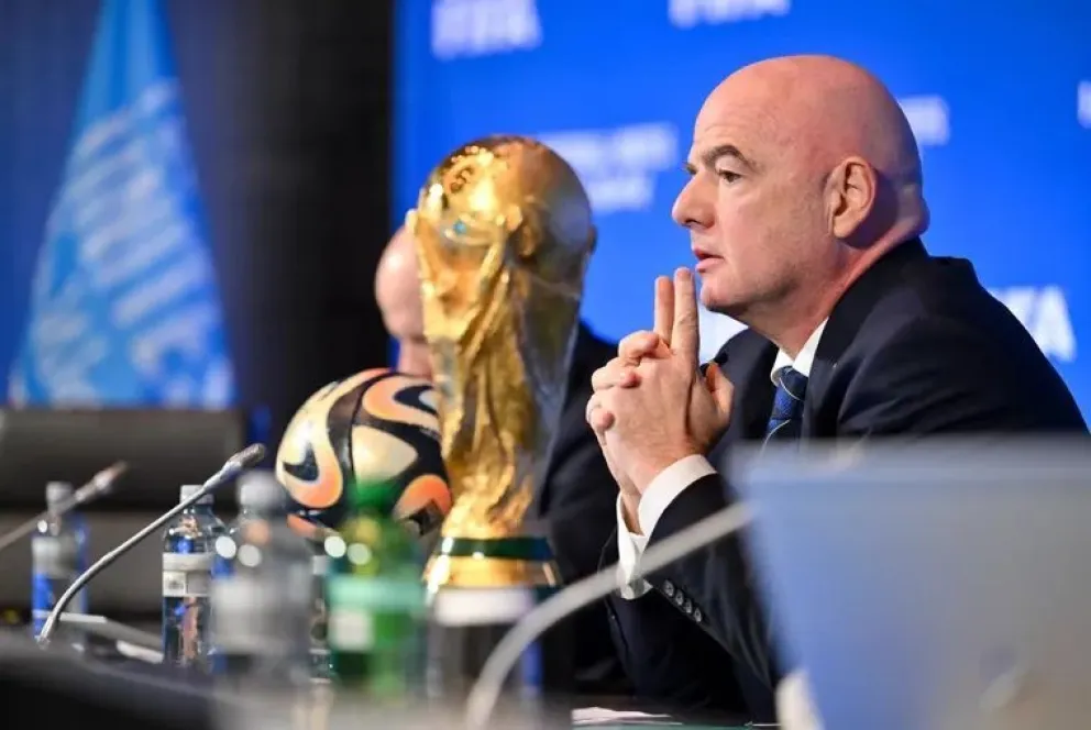 Infantino le prometió a Bolivia, que organizará un Mundial por primera vez en un futuro. Foto: FIFA.