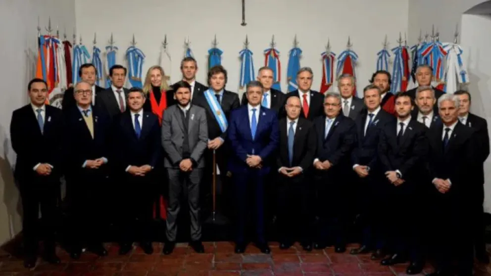 Javier Milei en el encuentro del año pasado con gobernadores por el Pacto de Mayo en Tucumán.