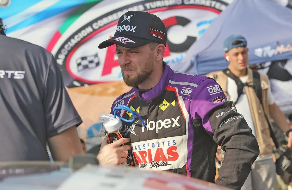 El piloto chubutense Marcelo Agrelo (Toyota) clasifica en el autódromo Ciudad de Paraná, mientras analiza su continuidad en una nueva estructura para el 2026 en el Turismo Carretera. 