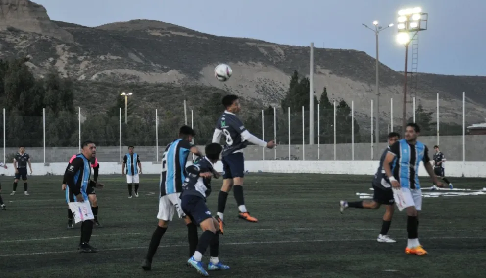 Newbery no pudo sostenerse como líder. (Foto: José Guerreiro).