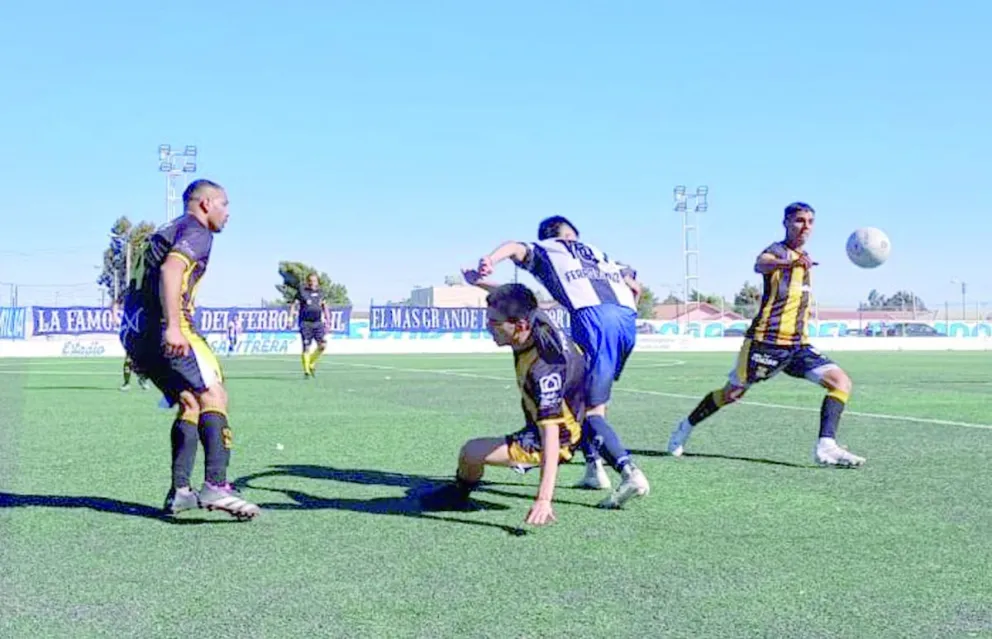 El campeón ganó en km 5.