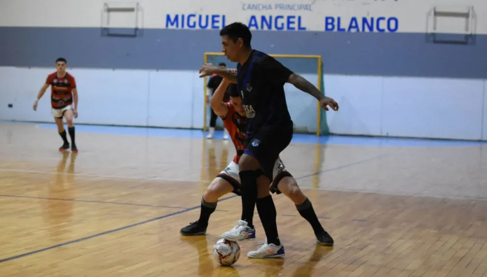 La pisa el pivote que es uno de los mejores de la ciudad. (Foto: Juan Low).