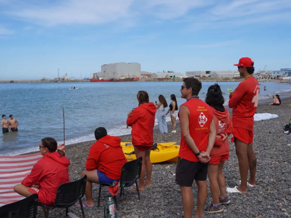 Todo listo para la primera etapa de formación en el curso de guardavidas en Comodoro Rivadavia. 