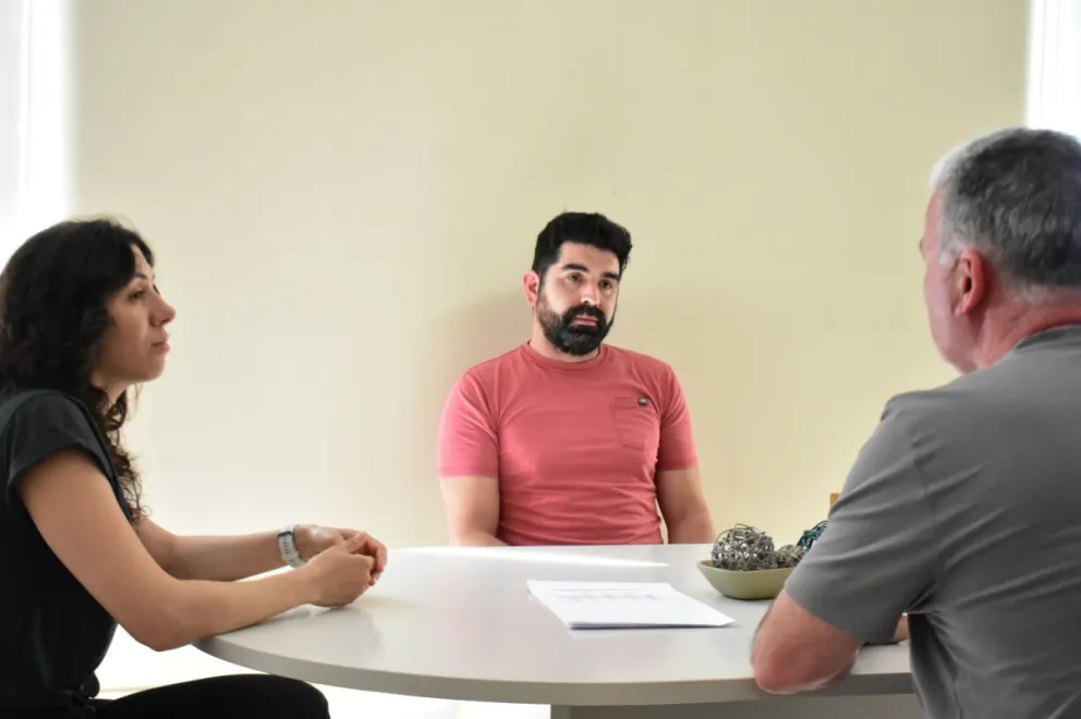 María Laura Guerreiro y Tomas Barrios Díaz se preparan para competir en el Mundial de Natación de Invierno en Oulu, Finlandia.