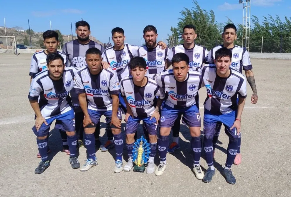 Ferro juega hoy a las 20 ante Universitario.