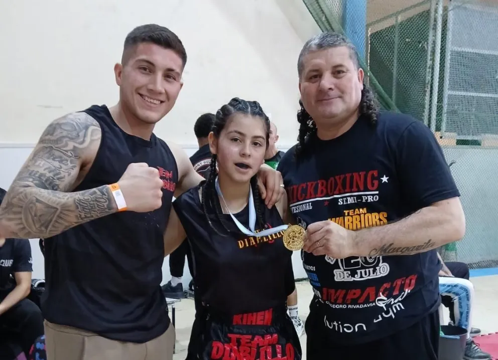 El profesor de kick boxing Claudio Cabrera prepara su gran cierre de temporada con una amplia convocatoria de peleadores de la región patagónica.