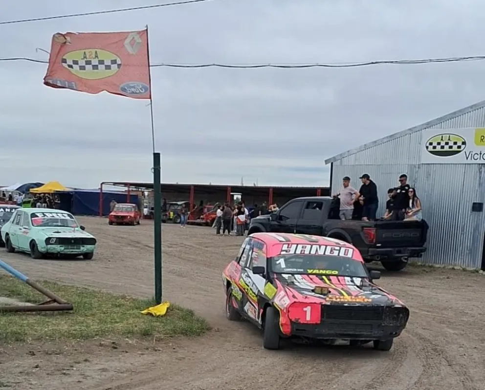 La próxima carrera y cierre del calendario 2025 de la Asociación Sarmientina de Automovilismo (ASA) está prevista para el 13 y 14 de diciembre disputando la octava fecha del año. Fotos: Gentileza de Primera a Fondo.