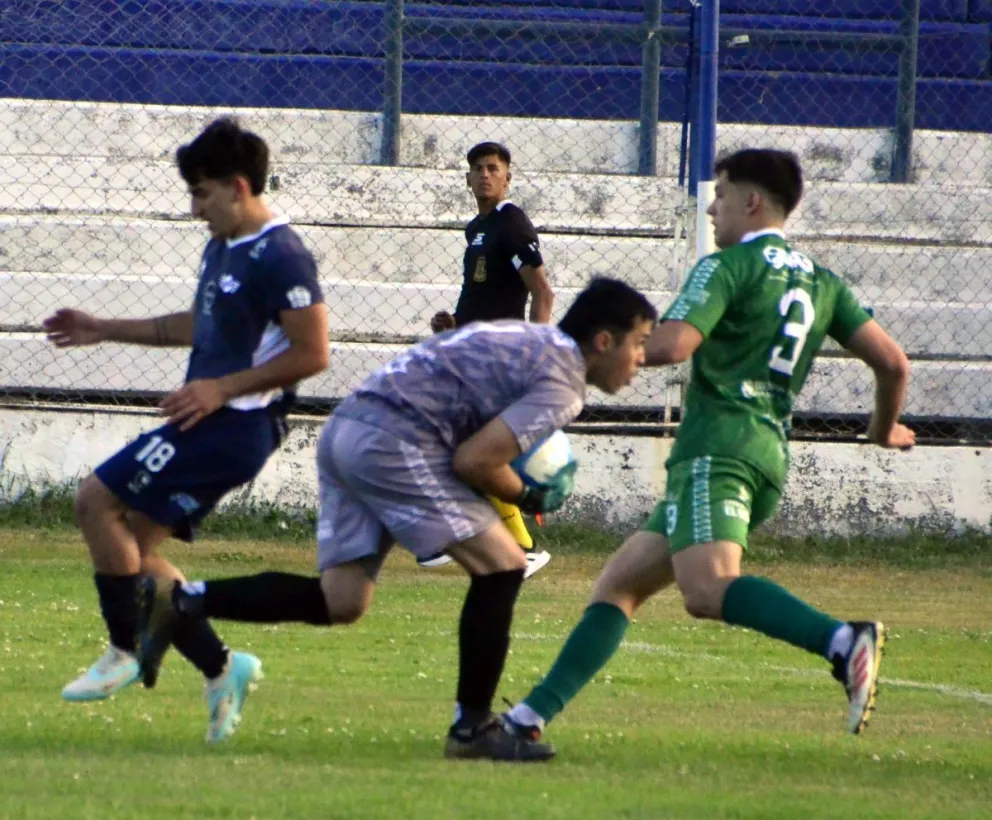 Con la casaca 18, Alexander Vera ingresó en el primer minuto del segundo tiempo.