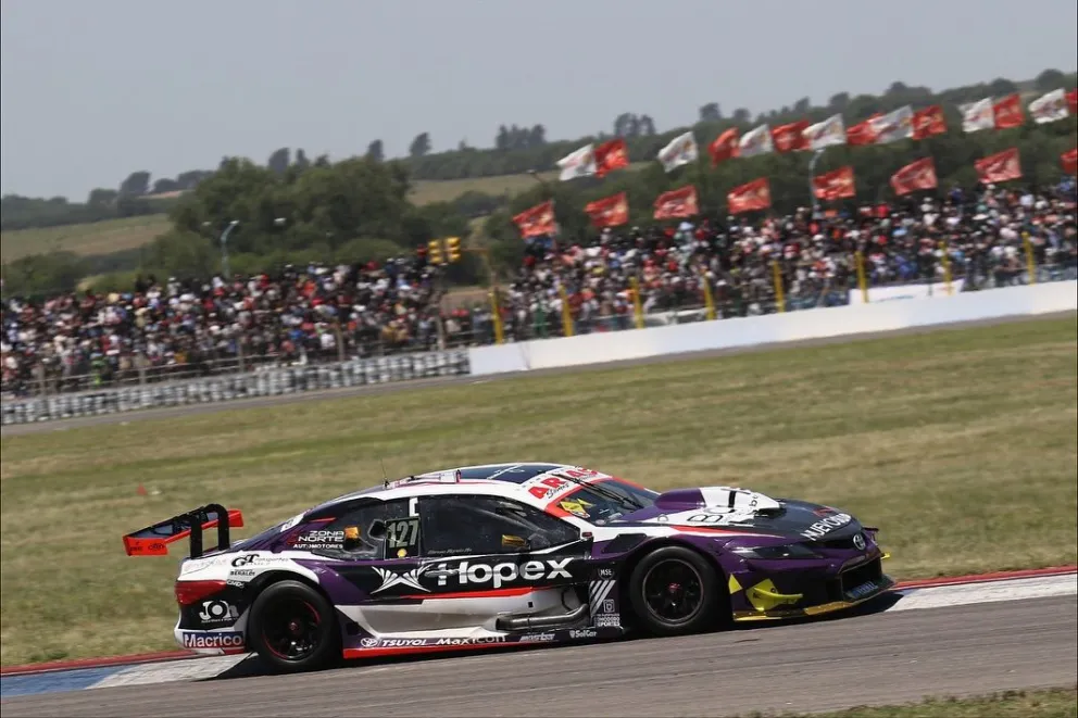 El único piloto de la provincia del Chubut que corre en el TC, Marcelo Agrelo, se prepara para correr la última fecha 2025 en el autódromo Roberto Mouras de La Plata. 