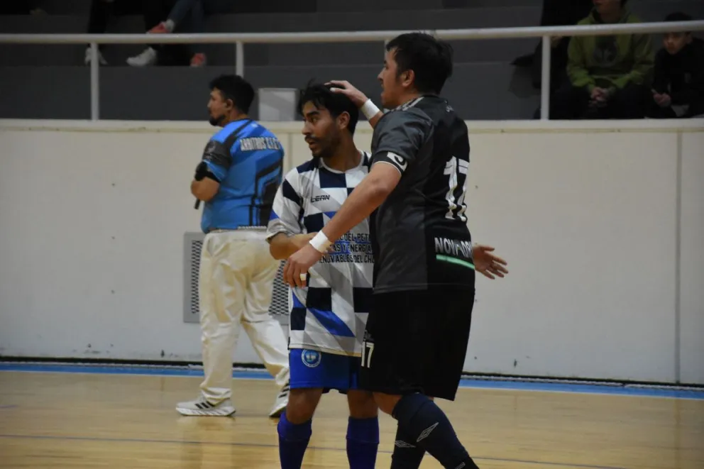 Gorosito fue uno de los goleadores y Hourcade atajó el penal.