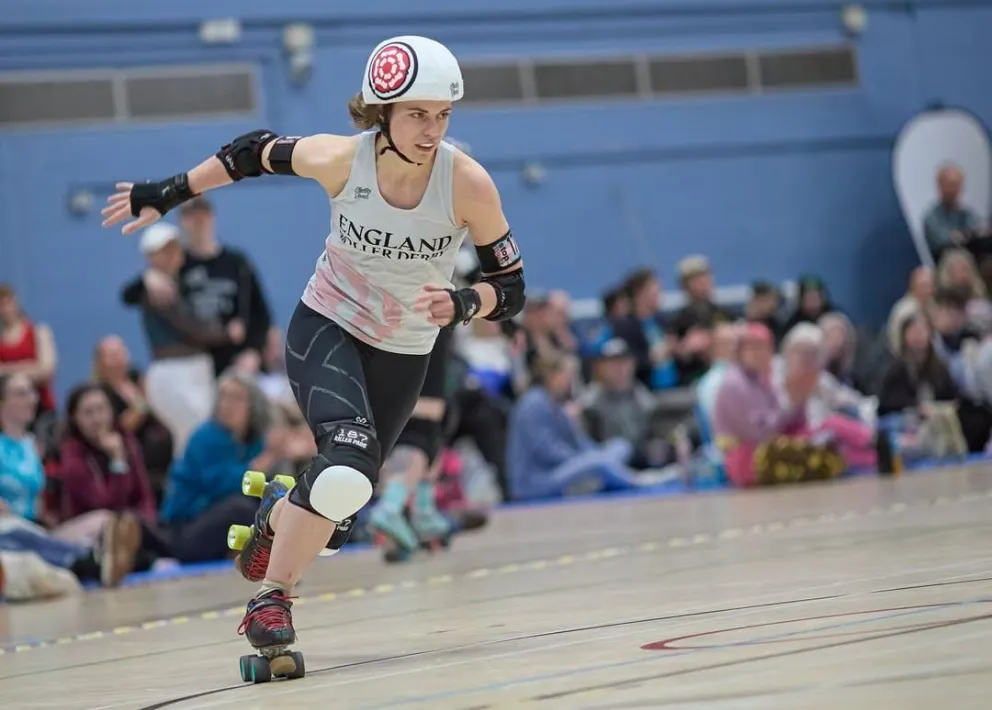 Comodoro Rivadavia es sede de la III Convención Internacional de Roller Derby llamada SudaCon 2025 en el gimnasio de la Escuela Provincial 211.