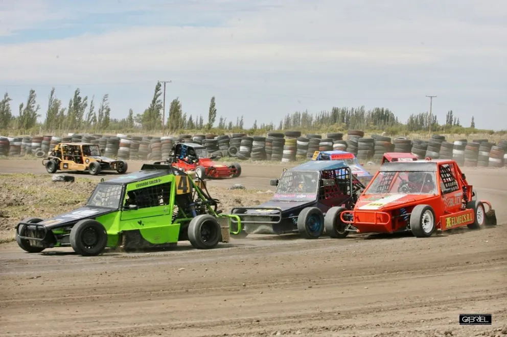 La Asociación Sarmientina de Automovilismo (ASA) cierra el calendario 2025 de automovilismo en el circuito 5 de Octubre.