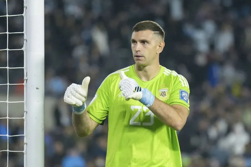 Emiliano “Dibu” Martínez fue nominado por la FIFA para el premio The Best a mejor arquero