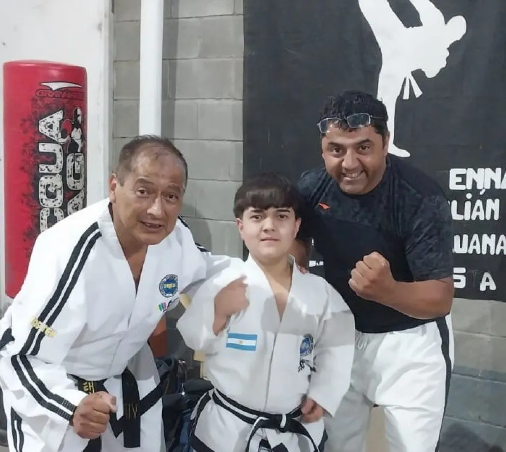 Fausto Ramos ahora se recibió de 1º Dan de Tae Kwon Do ITF y en el futuro seguirá compitiendo en formas acompañado por  sus profesores Orlando y Rodrigo Carlos Velásquez. 