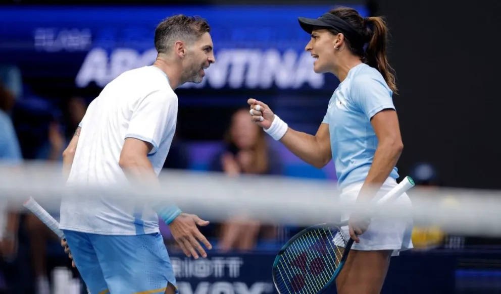 María Lourdes Carlé y Guido Andreozzi ganaron el punto en dobles para Argentina.