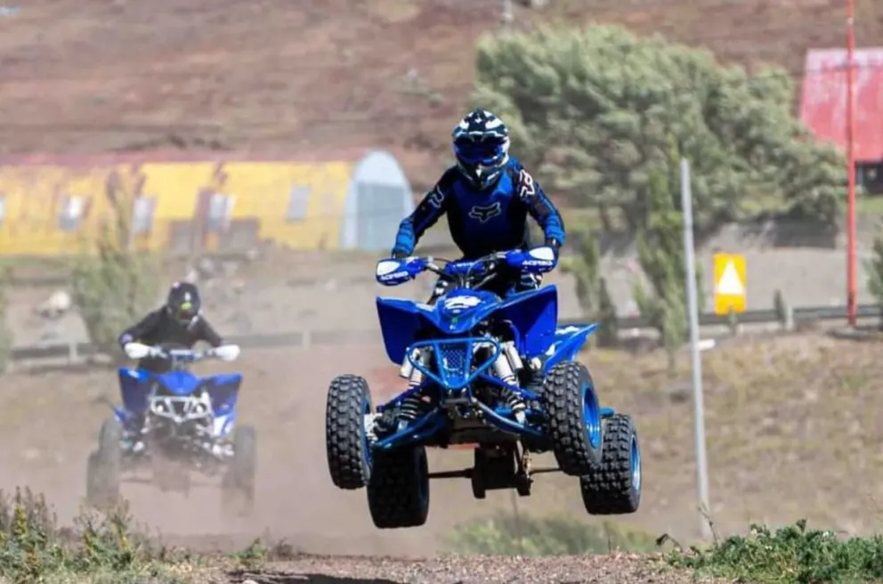 El piloto comodorense de quad Santino Villalobos quedó cuarto en la segunda fecha del Torneo Binacional Argentina/ Chile.