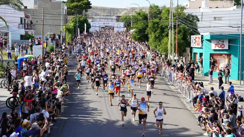 Nuestro matutino celebra la 60º edición de la Corrida Internacional Aniversario Diario Crónica con más de 1600 atletas inscriptos en todas sus categorías.