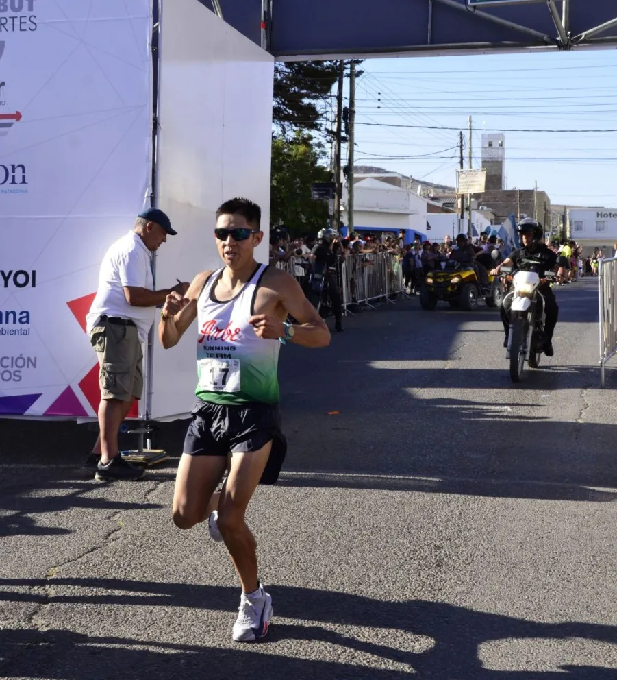 Bruno Älvarez pertenece al Arbe Racing Team y es uno de los grandes valores del medio fondo en la provincia del Chubut.