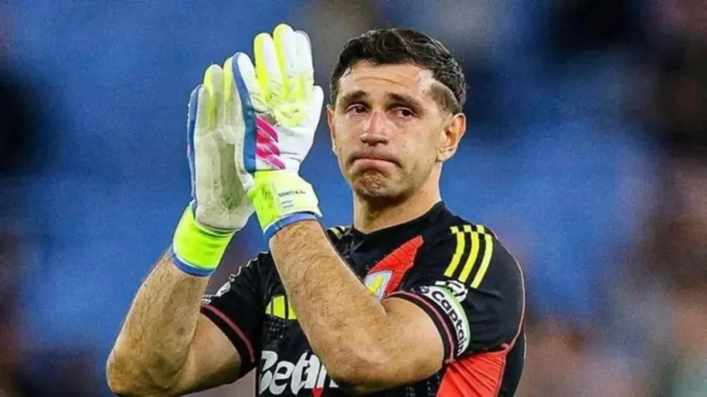 Emiliano “Dibu” Martínez y su equipo, el Aston Villa, ya estan clasificados a la siguiente ronda.